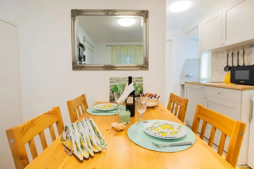 Apartment In The Old Town Of Trogir
