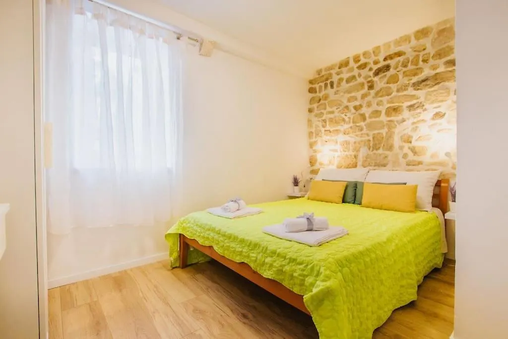 Apartment In The Old Town Of Trogir 0*,