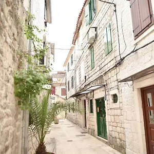 Luka's Amber In The Center Of Trogir