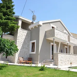 Pensionat Lucica, Trogir